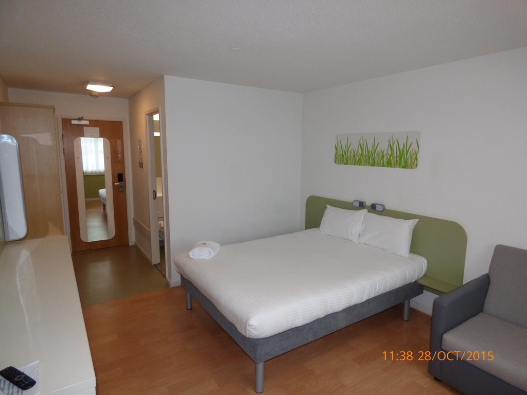 Warrington Motel, J20 M6 Lymm Services ภายนอก รูปภาพ
